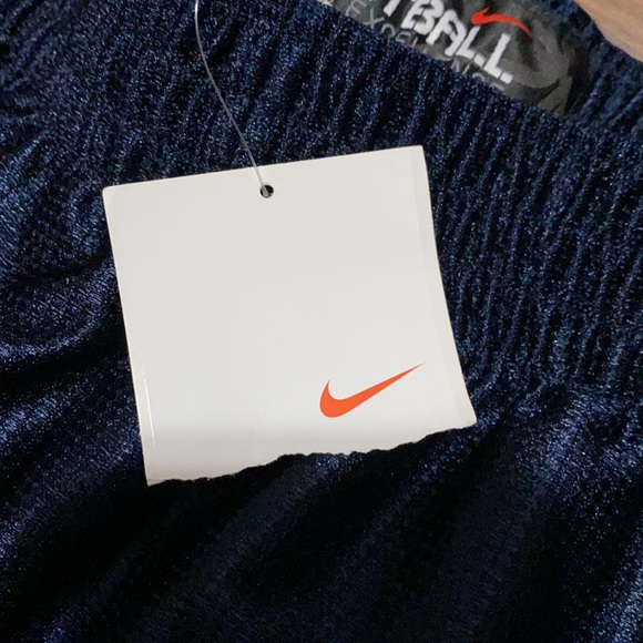 Y2K Nike shorts - Picture 5 of 8